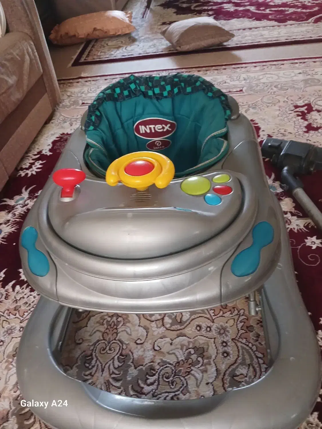 روروک بچه|کالسکه و لوازم جانبی|قم, قلعه کامکار|دیوار