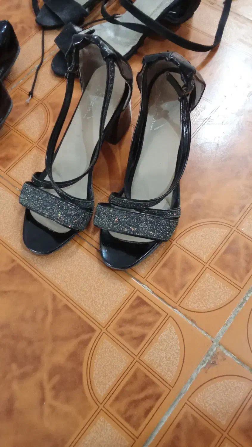 کفش|کیف، کفش، کمربند|کوهدشت, |دیوار