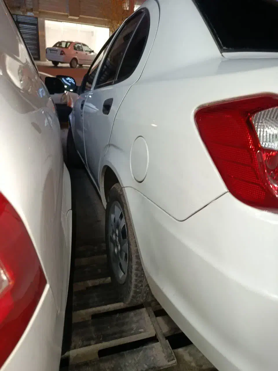 ساینا s۱۴۰۱|خودرو سواری و وانت|قم, دروازه چوبی|دیوار