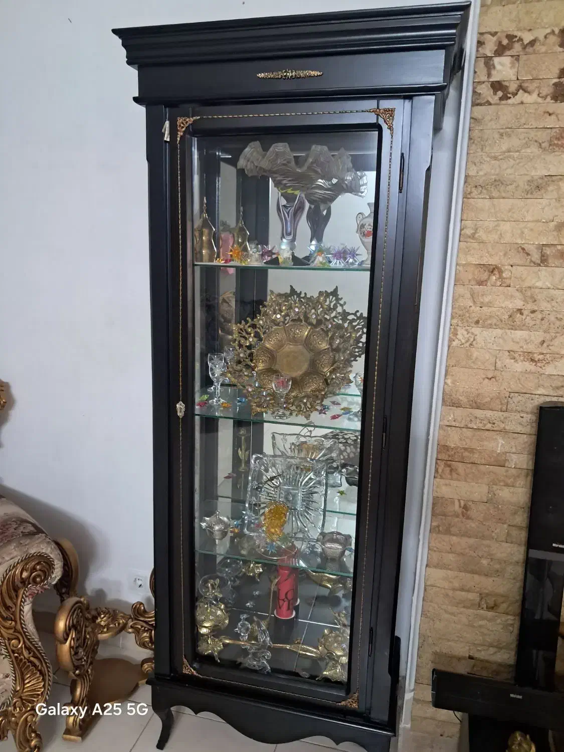 بوفه|بوفه، ویترین، کنسول|مهاجران, |دیوار