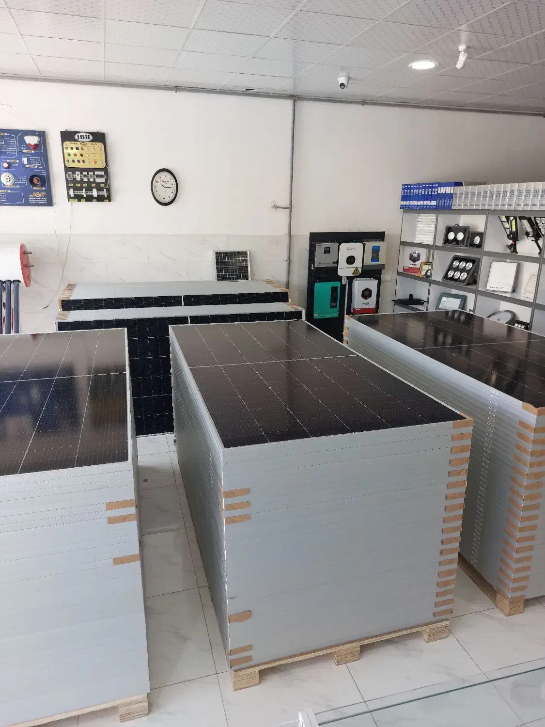 فروش و نصب پنل خورشیدی با گارانتی و مشاوره رایگان|عمدهفروشی|اراک, |دیوار