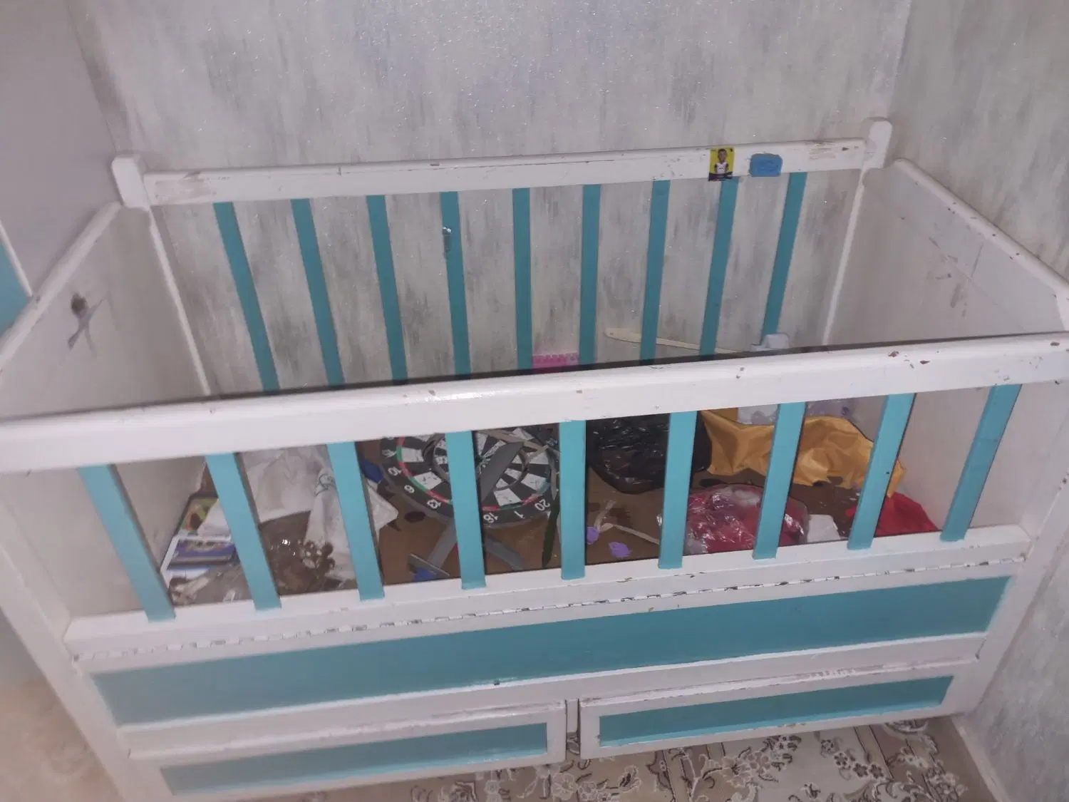 تخت|تخت و صندلی بچه|سبزوار, نواب صفوی|دیوار