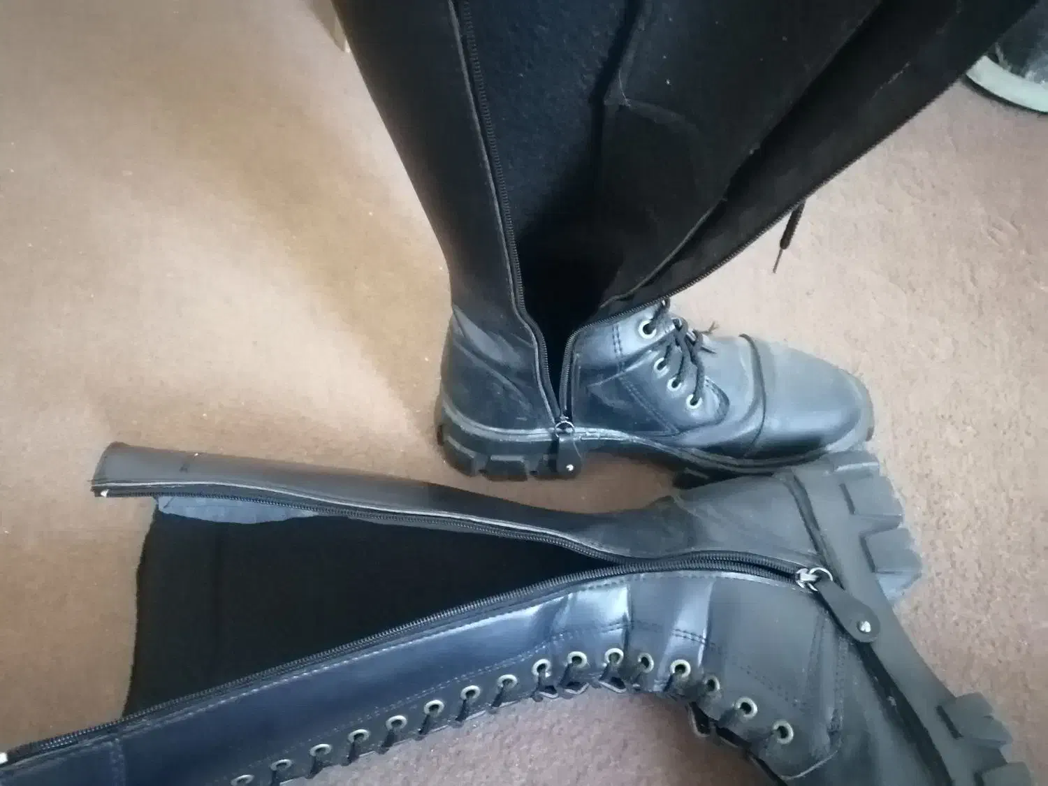 پوتین|کیف، کفش، کمربند|زرقان, |دیوار