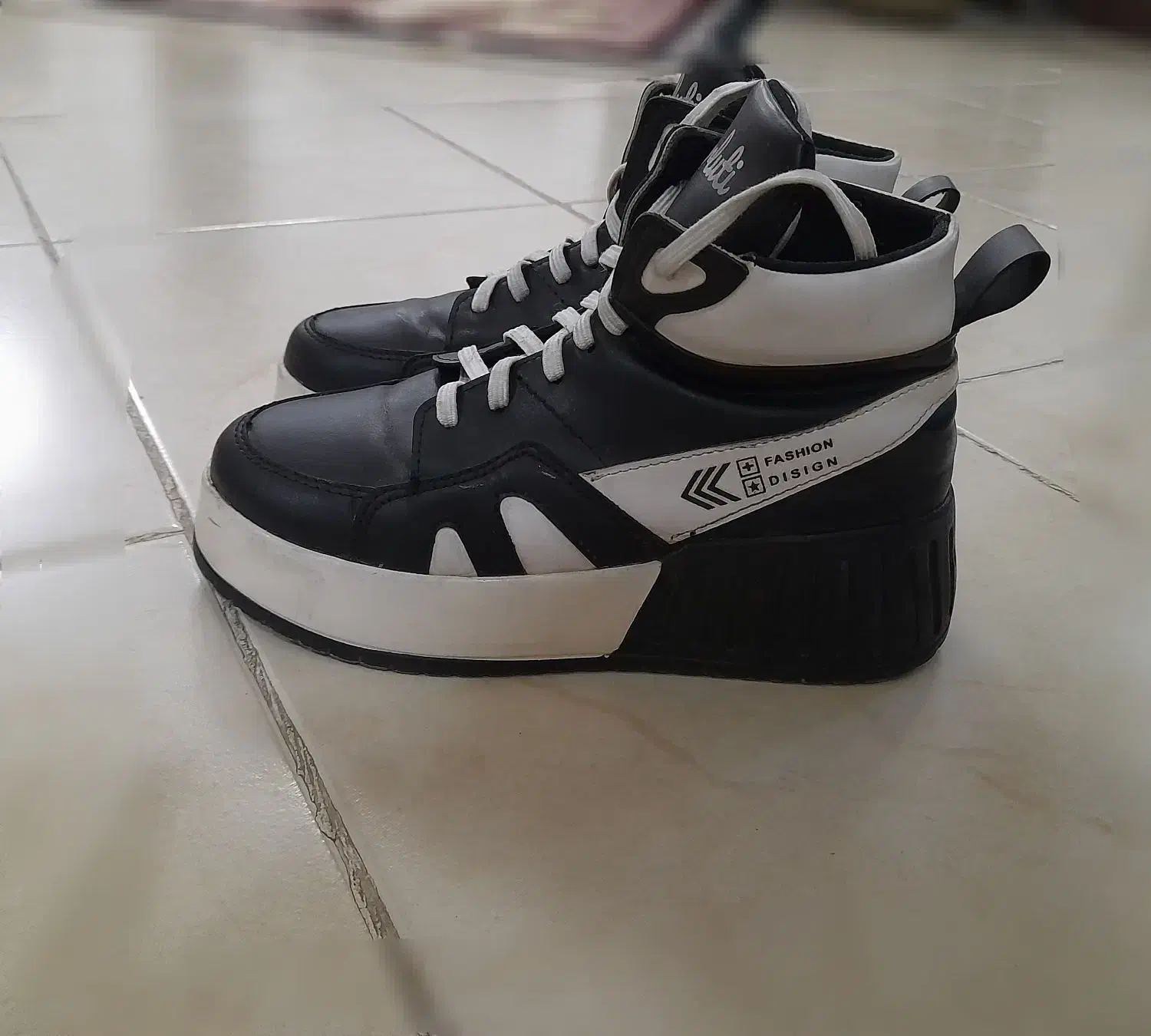 کفش|کیف، کفش، کمربند|قم, پردیسان|دیوار