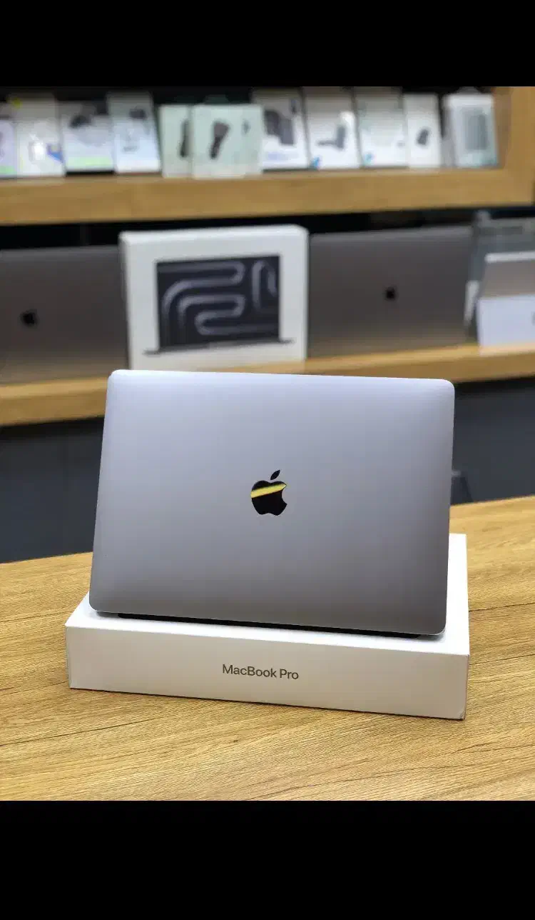 MacBook Pro M1 2020|رایانه همراه|تهران, فلسطین (میدان انقلاب)|دیوار