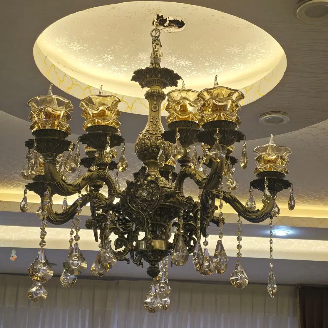 لوستر|لوستر و چراغ آویز|اصفهان, بهارستان|دیوار