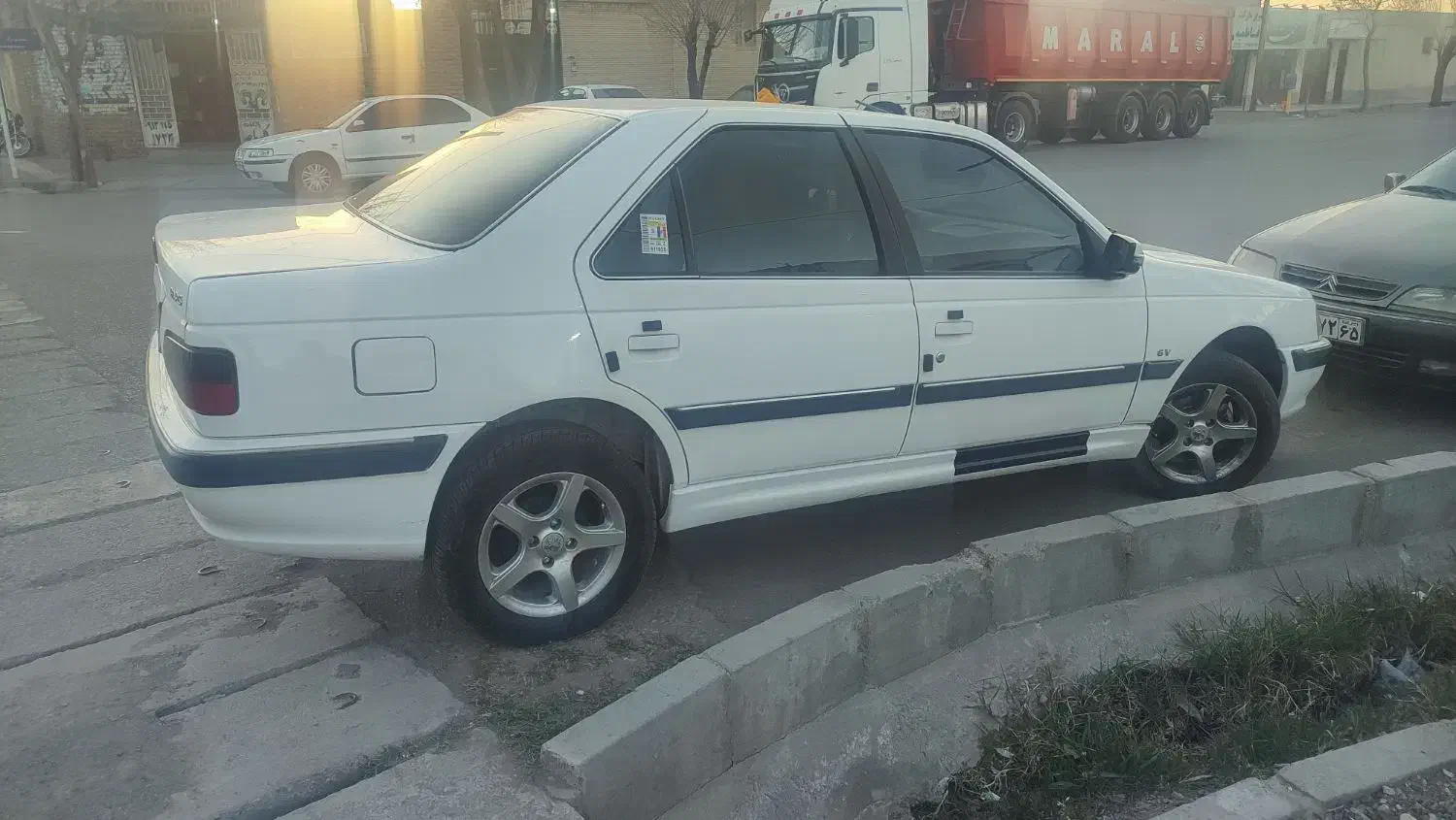 پارس 402|خودرو سواری و وانت|سیرجان, |دیوار