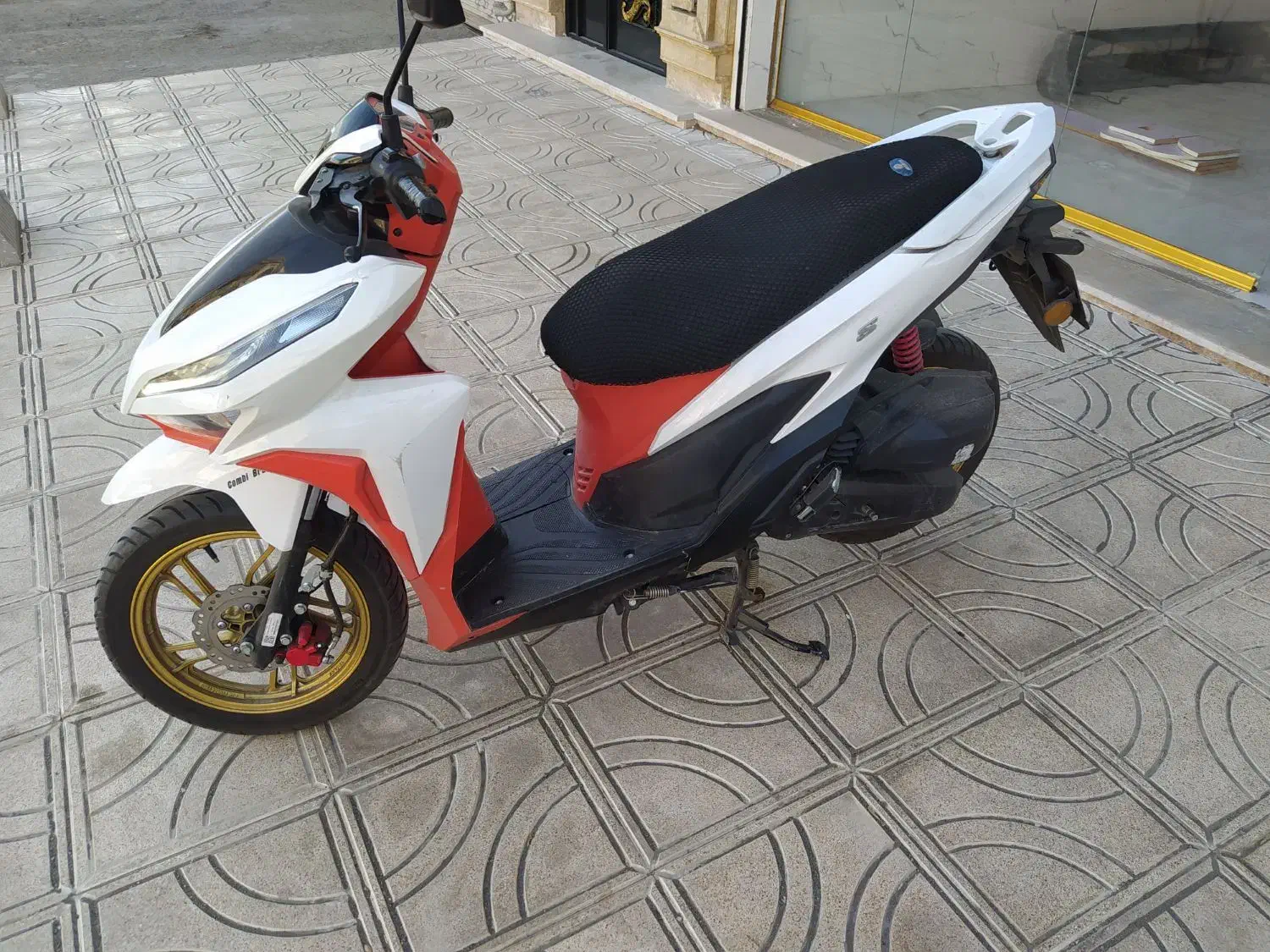 کلیک 150 معاوضه با آیفون|موتورسیکلت|ارومیه, |دیوار