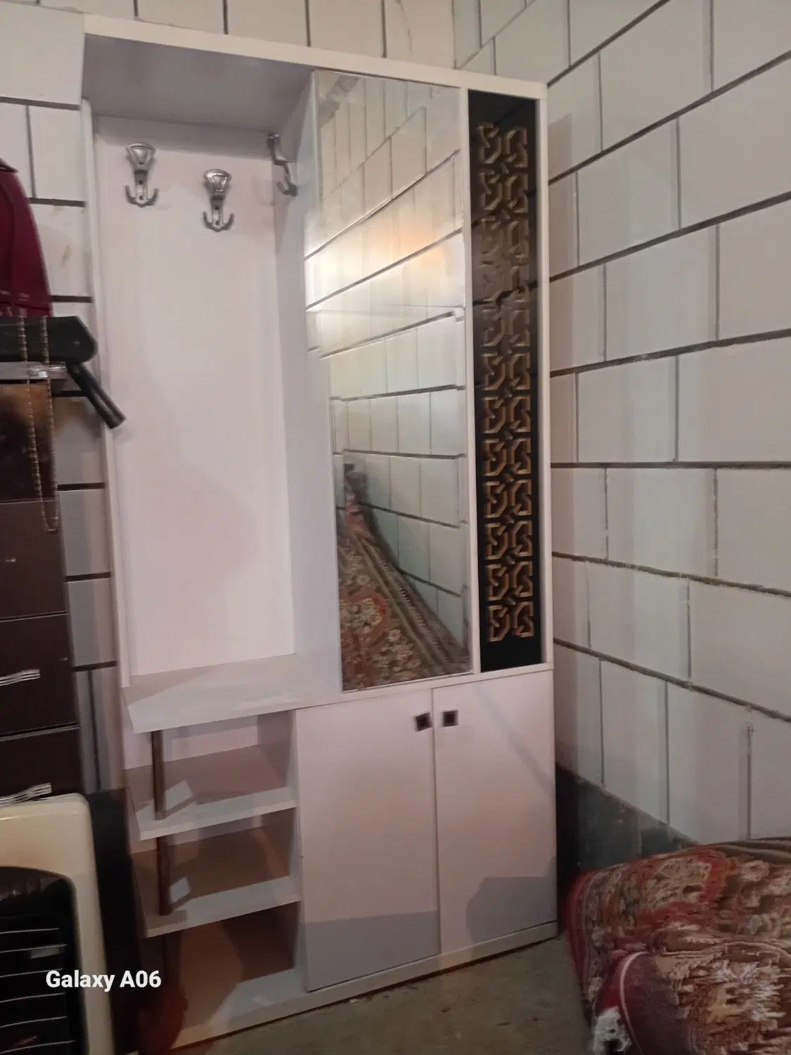 جاکفشی|جاکفشی، کمد، دراور|باغ ملک, |دیوار