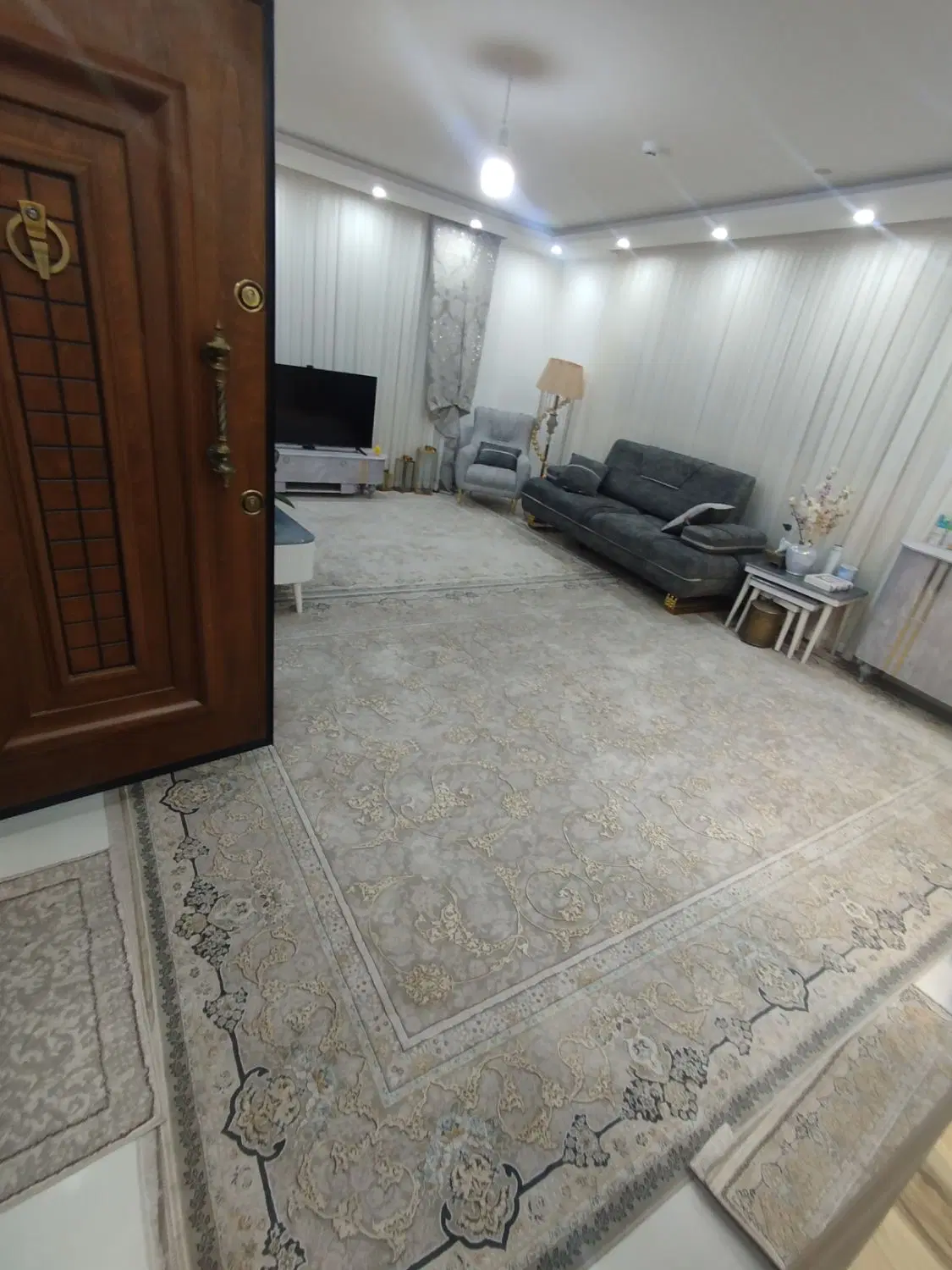 آپارتمان فول و تک واحد / سرچشمه  / و آل احمد|اجارهٔ آپارتمان|سبزوار, قصبه اب یمین|دیوار