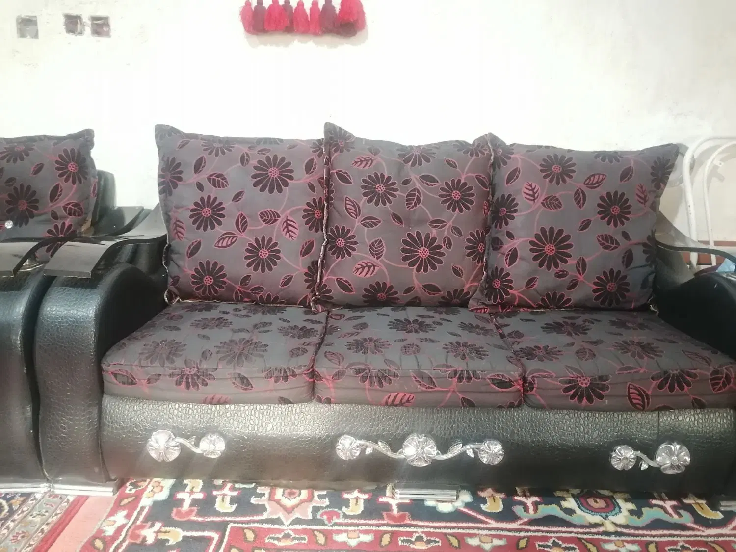 مبل|مبلمان خانگی و میز عسلی|قیروکارزین, |دیوار