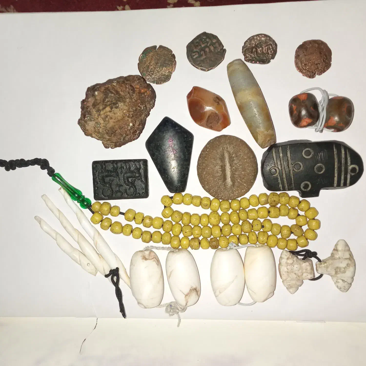 مهره های قدیمی و اصلی|کلکسیون اشیاء عتیقه|ایلام, |دیوار