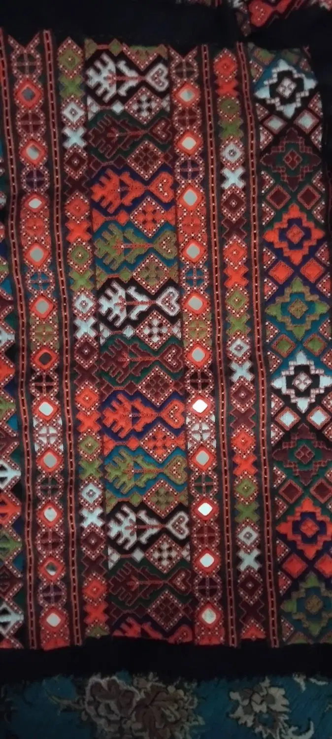 آینه|آینه|بمپور, |دیوار