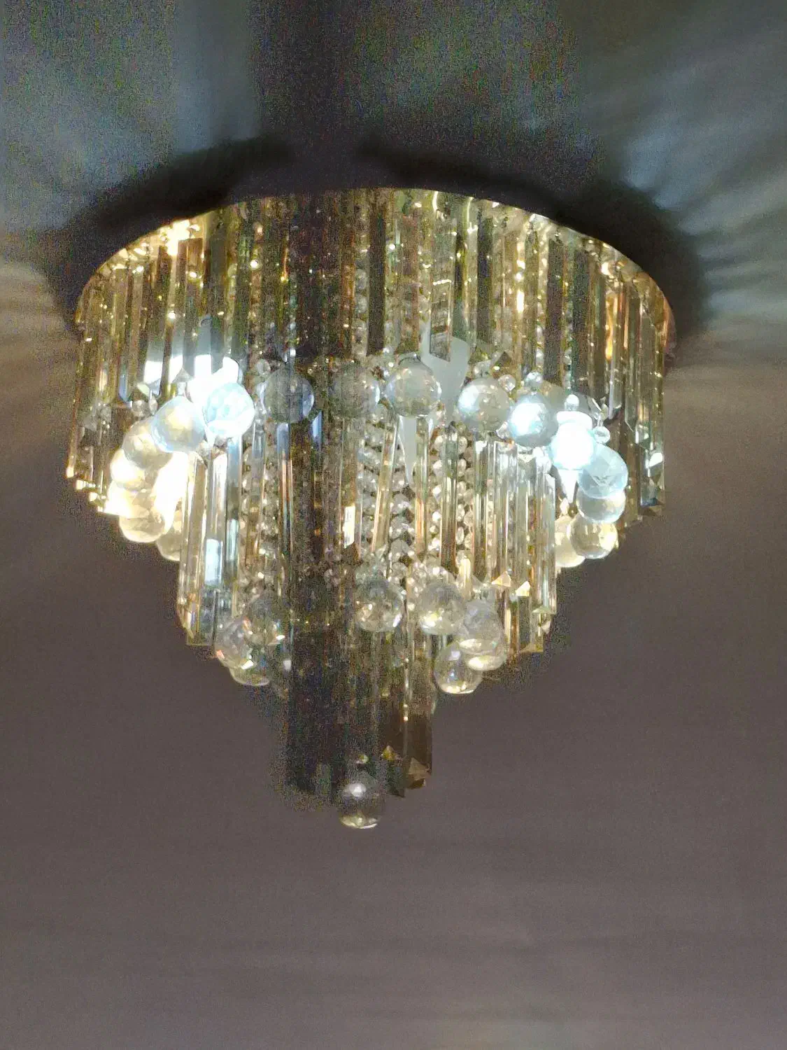 لوستر|لوستر و چراغ آویز|کرج, بنیاد|دیوار