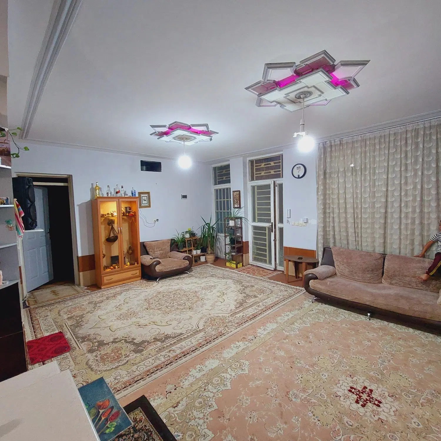 فروش منزل ۱۶۰ متری درب از حیاط کرونی - Aanzicht 4