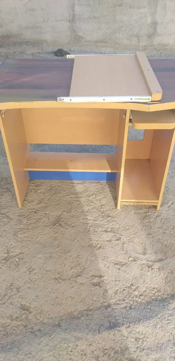 میز|میز تحریر و کامپیوتر|هیر, |دیوار