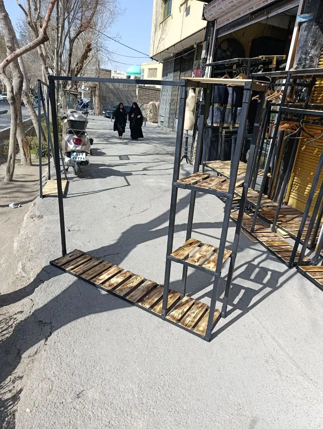 ۱۵۰در۱۵۰|بندرخت و رخت‌آویز|اصفهان, سنبلستان|دیوار