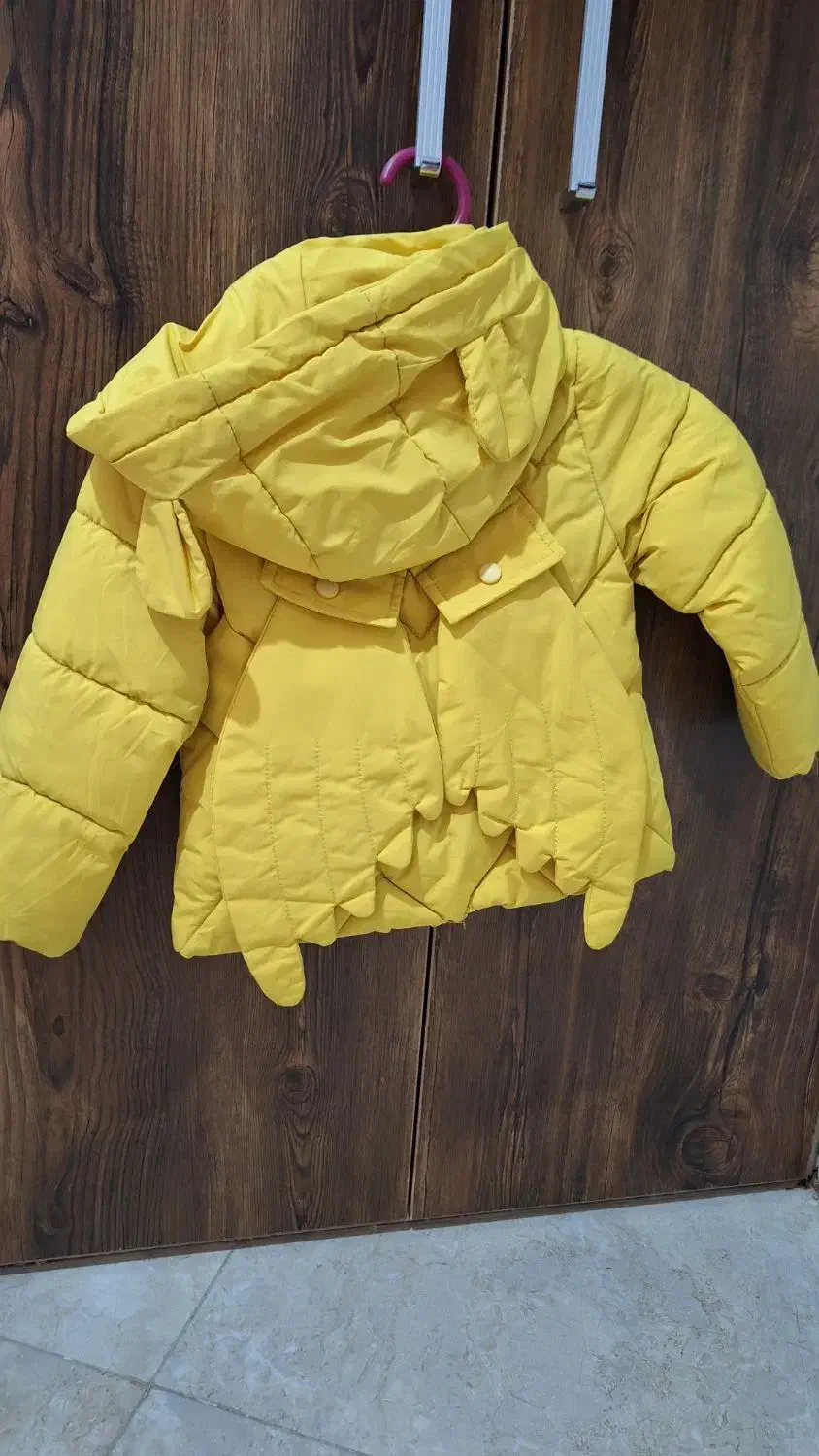 کاپشن|کفش و لباس بچه|رشت, ساغری سازان|دیوار