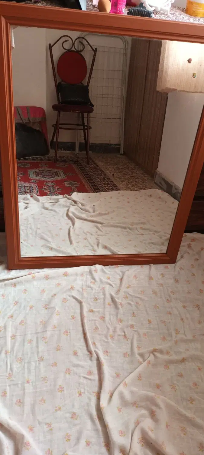 آینه|آینه|لاهیجان, شهرک فرهنگیان|دیوار