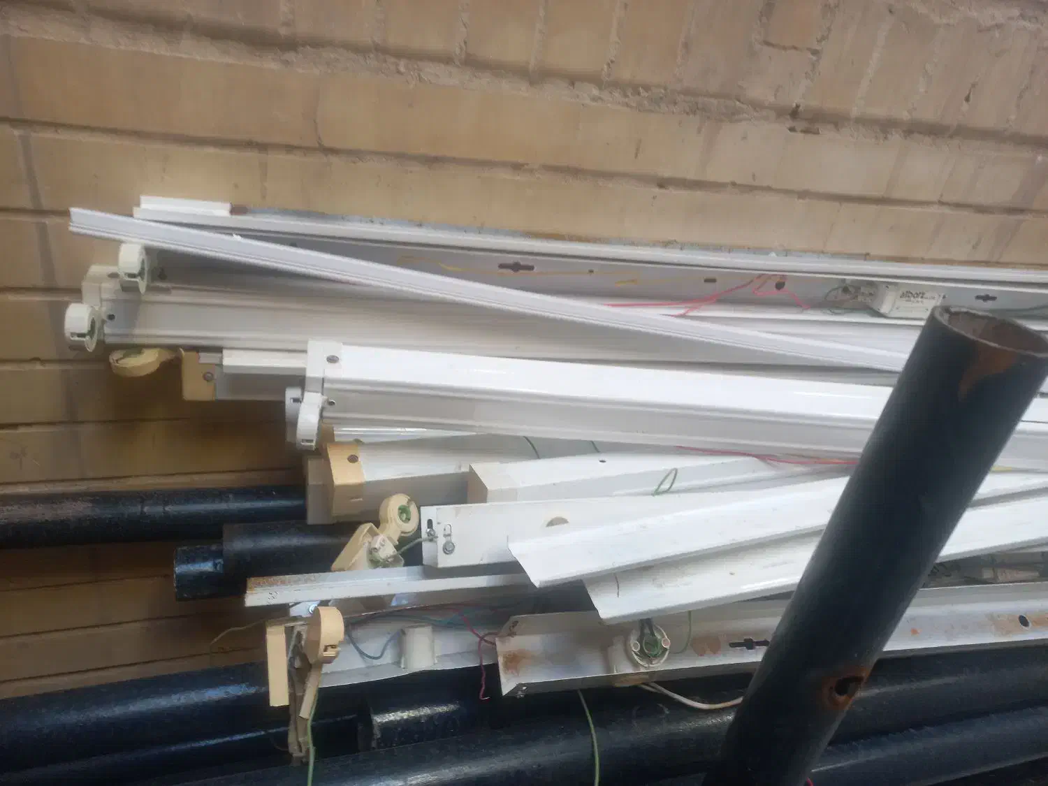 مهتابی|لامپ و چراغ|اصفهان, بهارستان|دیوار