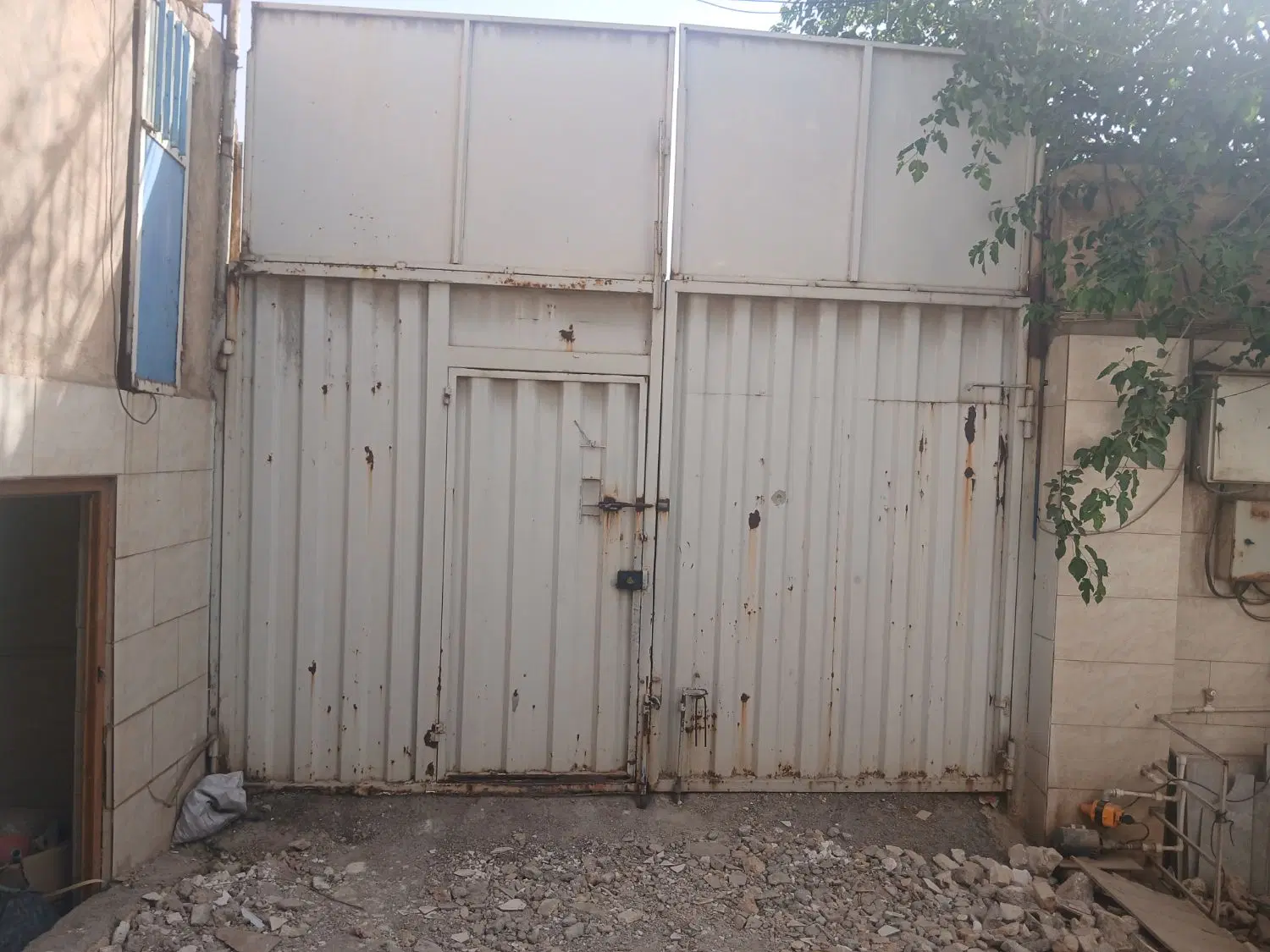 2 درب بزرگ|ابزارآلات|پاکدشت, خاتون آباد|دیوار