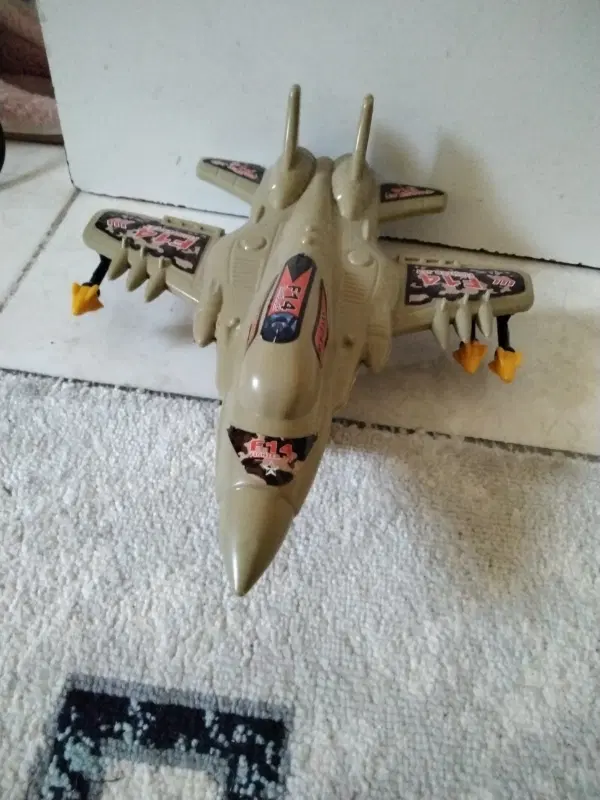 F14|اسباب‌‌بازی|فردیس, نگارستان|دیوار