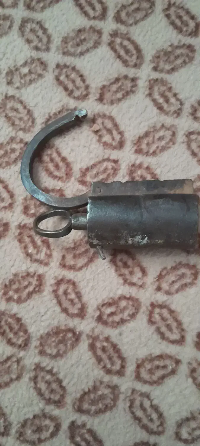 قفل قدیمی|کلکسیون اشیاء عتیقه|مشهد, شهرک لشکر (شهرک غرب)|دیوار