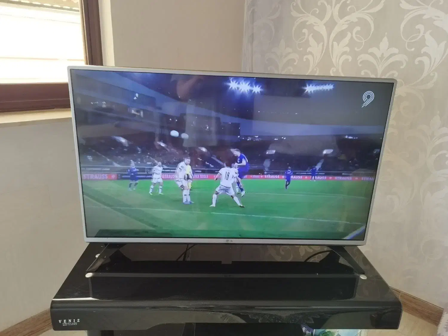 تلویزیون|تلویزیون و پروژکتور|سنگر, |دیوار