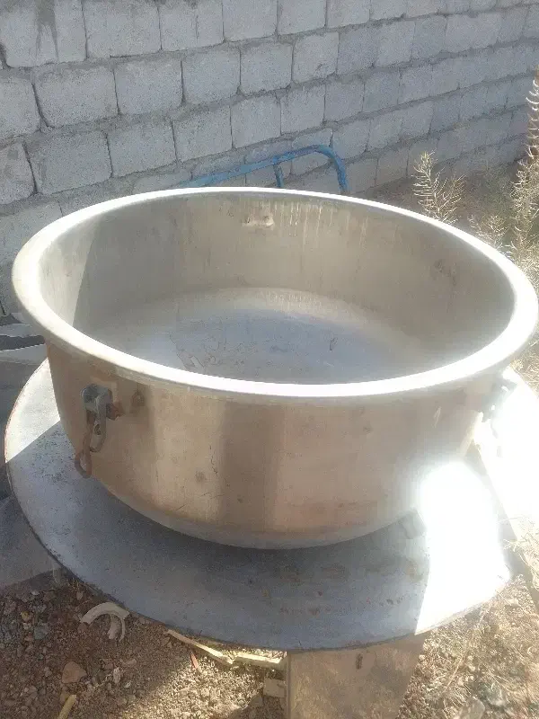 پاتیل|ظروف پخت‌وپز|نجف‌آباد, حومه نجف آباد|دیوار