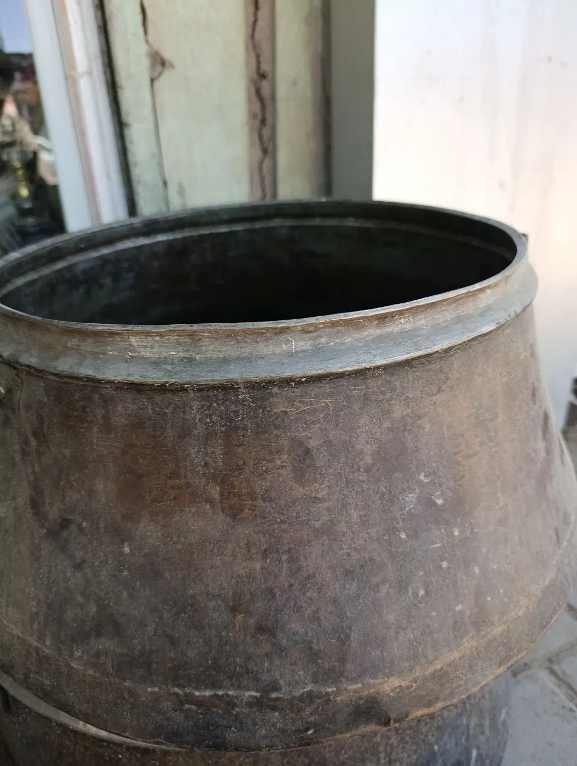 دیگ مسی|ظروف پخت‌وپز|نیشابور, امام|دیوار
