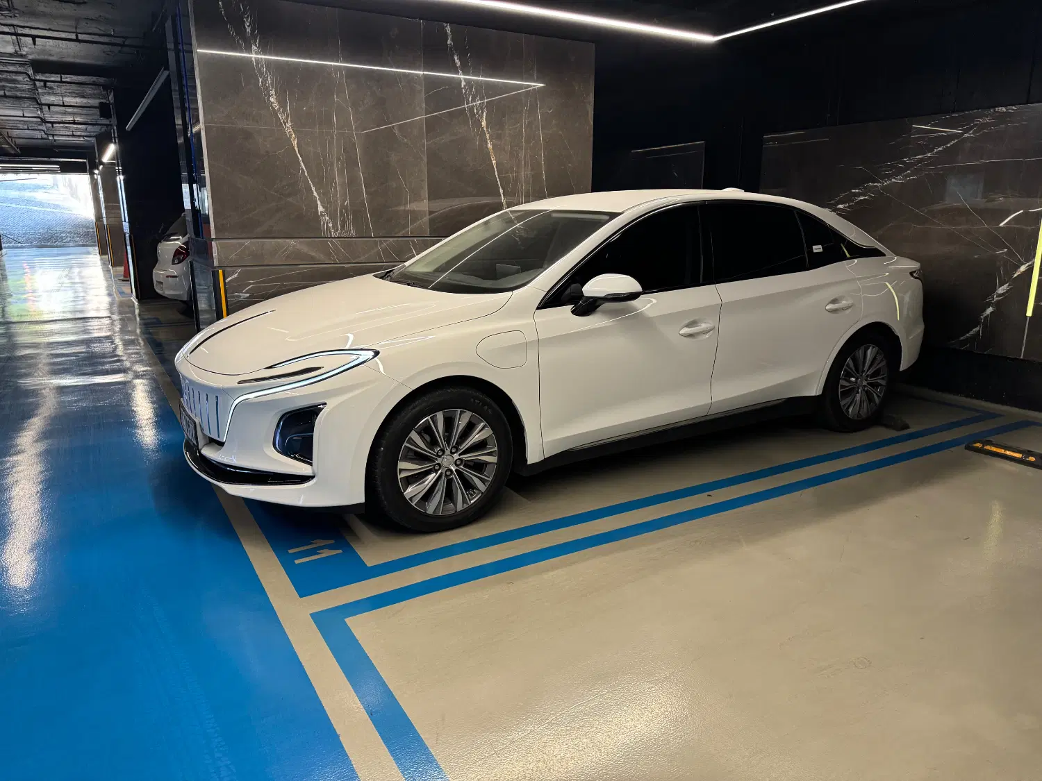 Hongqi E-QM5 2024|خودرو سواری و وانت|تهران, حصار بوعلی|دیوار