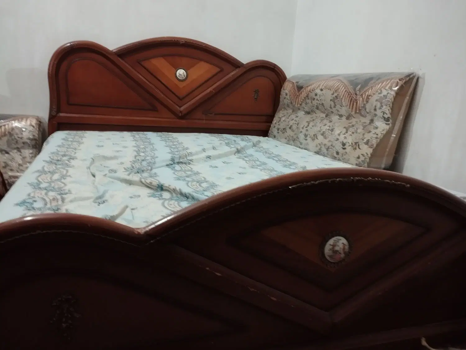 تخت|تخت و سرویس خواب|زاهدان, |دیوار