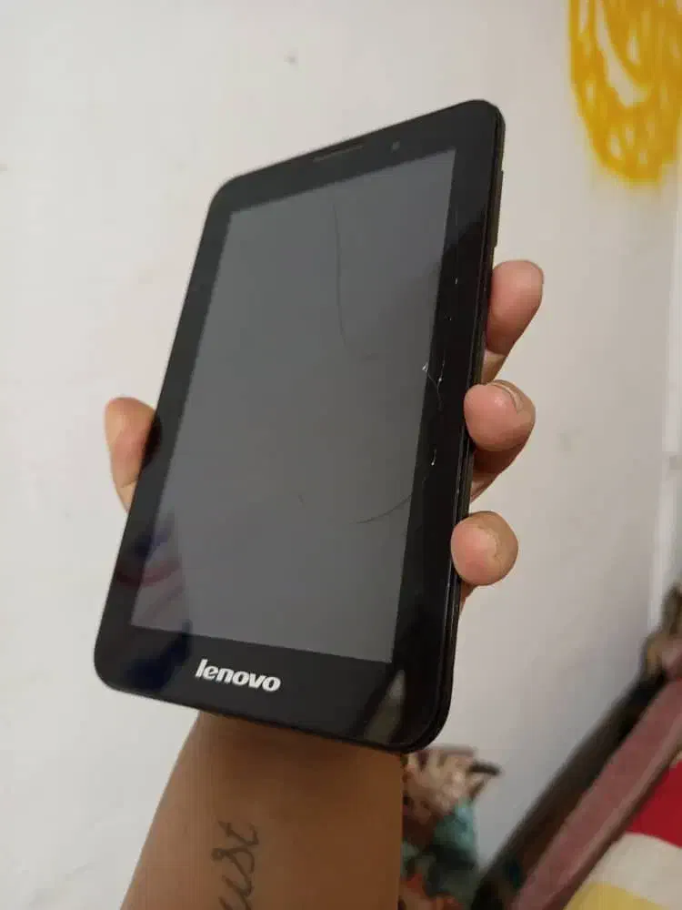 تبلت A3000H|تبلت|اصفهان, باغ زرشک|دیوار