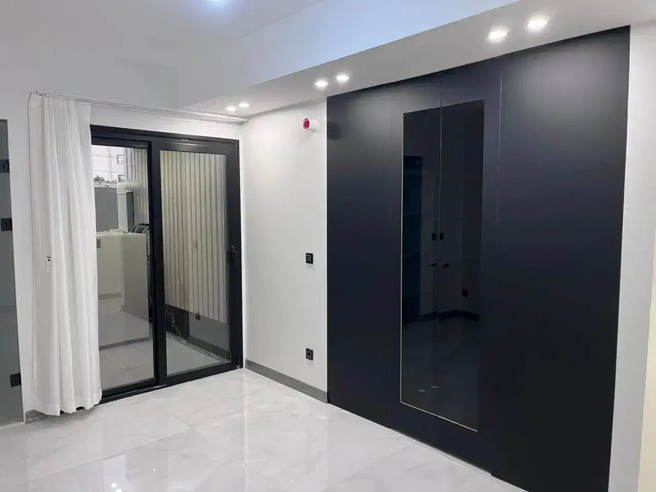 اپارتمان 135 متری/سازنده بنام/لوکس/خوش نقشه - Więcej