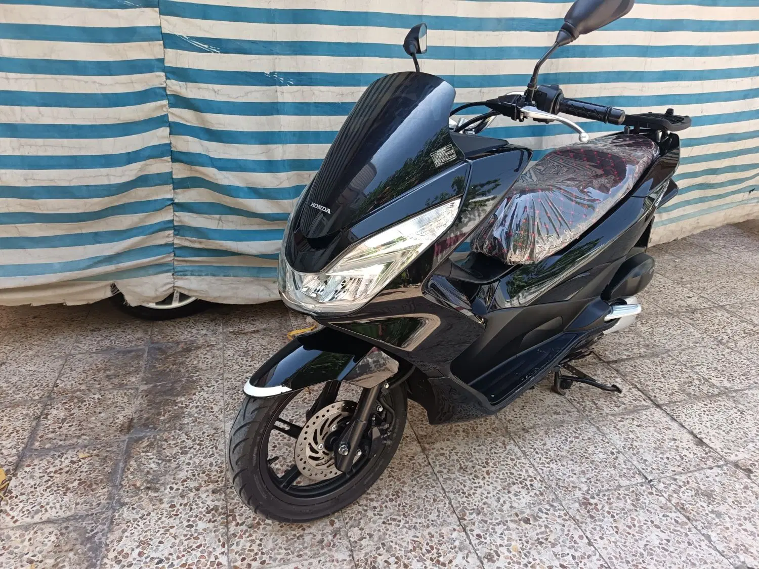 pcx125|موتورسیکلت|دیلم, |دیوار