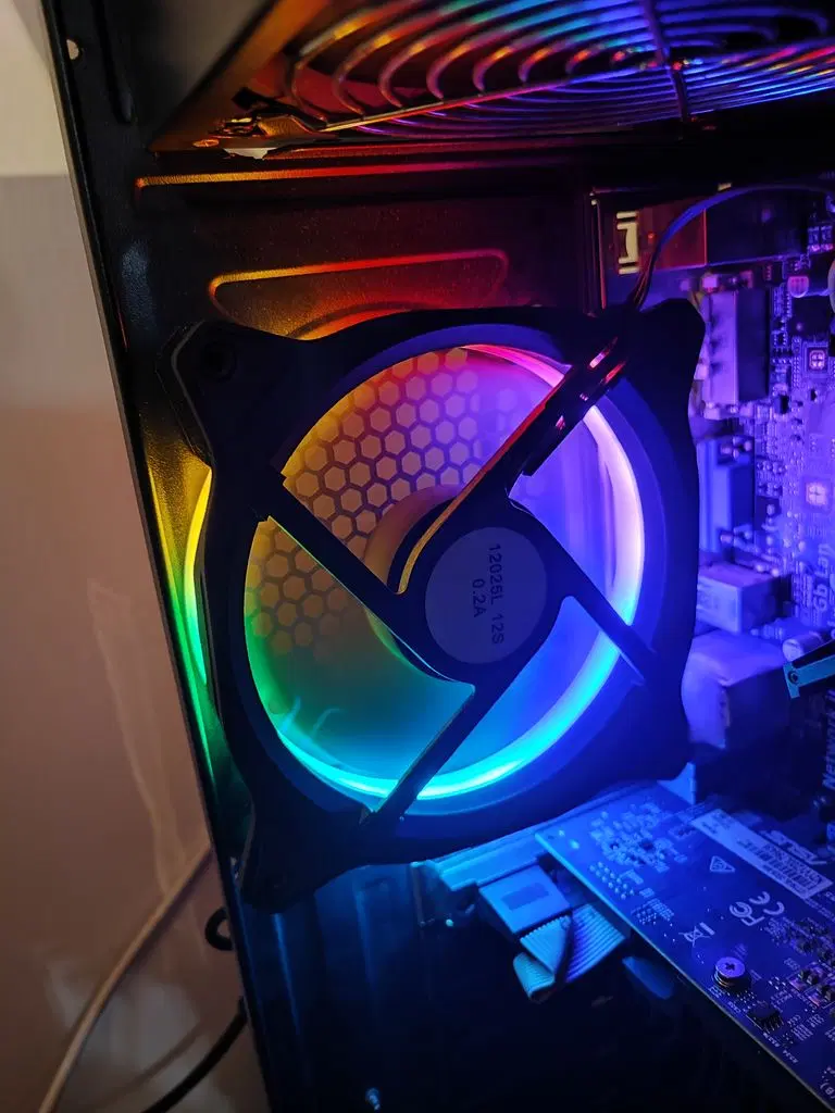 فن rgb|پنکه و تصفیه‌کنندهٔ هوا|تهران, ستارخان|دیوار