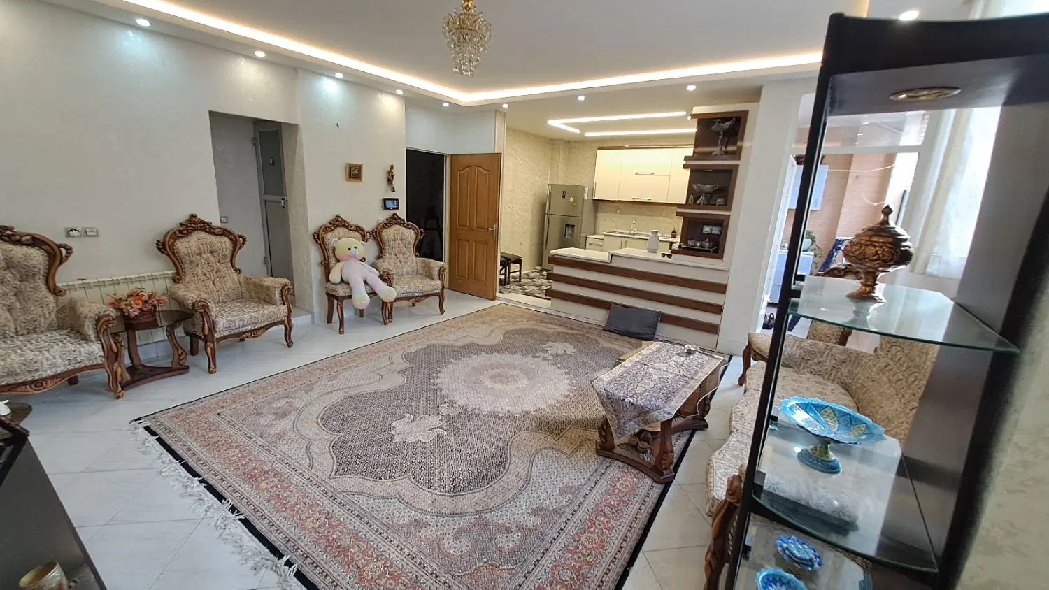 آپارتمان ۸۵ متری تاپ لوکیشن فول بازسازی, اصفهان