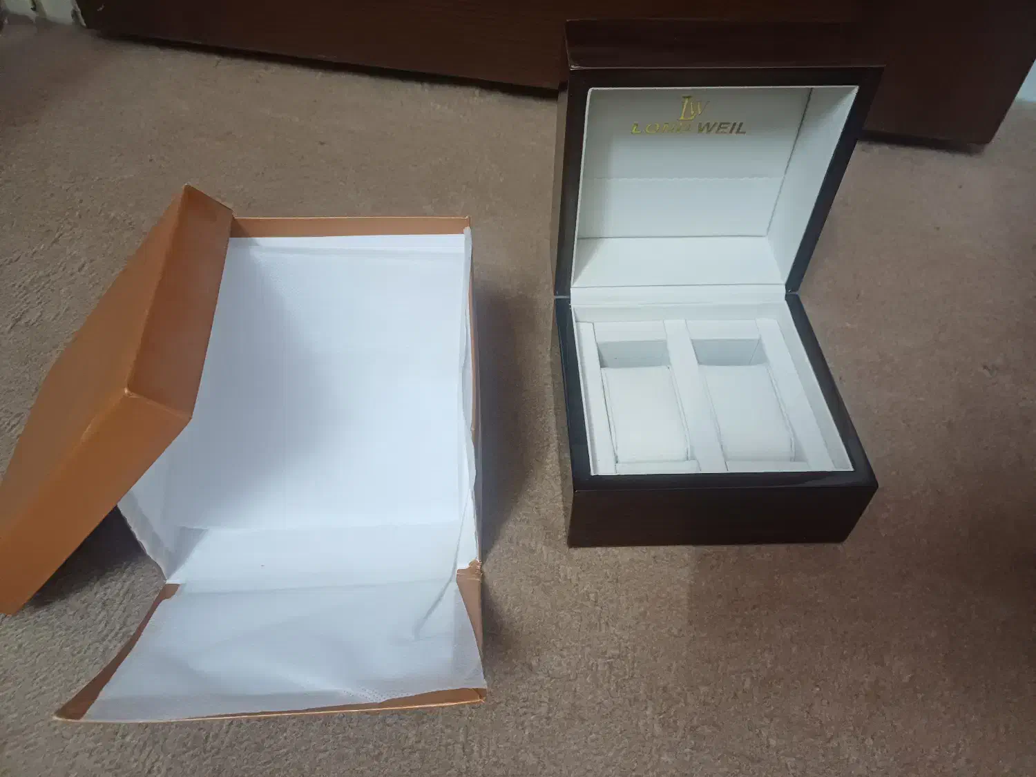 جعبه ساعت|ساعت|قم, هفت تیر|دیوار