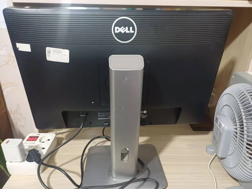 مانیتور Dell|قطعات و لوازم جانبی رایانه|کهریزک, |دیوار