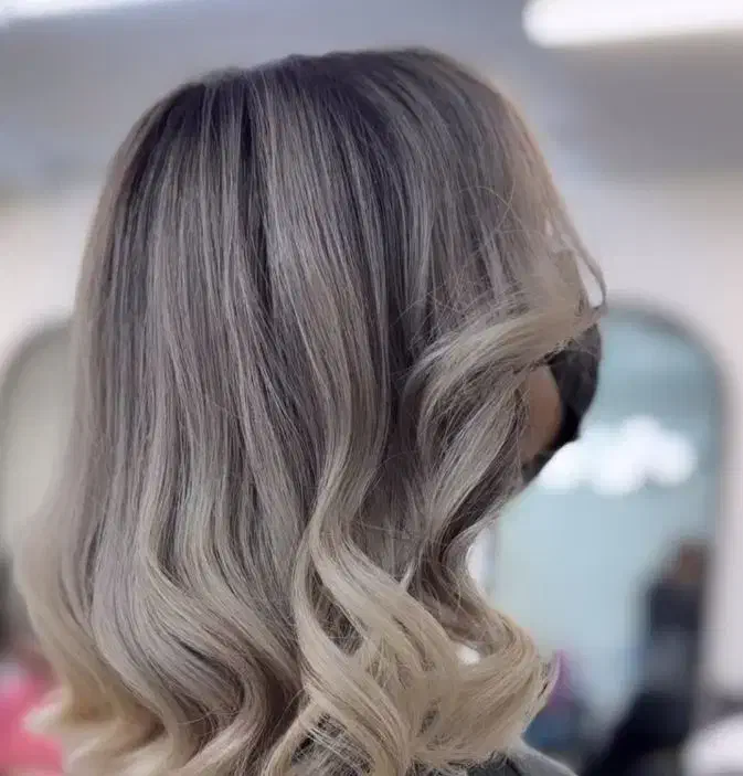 رنگ مو با کمترین قیمت برای روزهای پایانی اسفند|خدمات آرایشگری و زیبایی|ساری, |دیوار