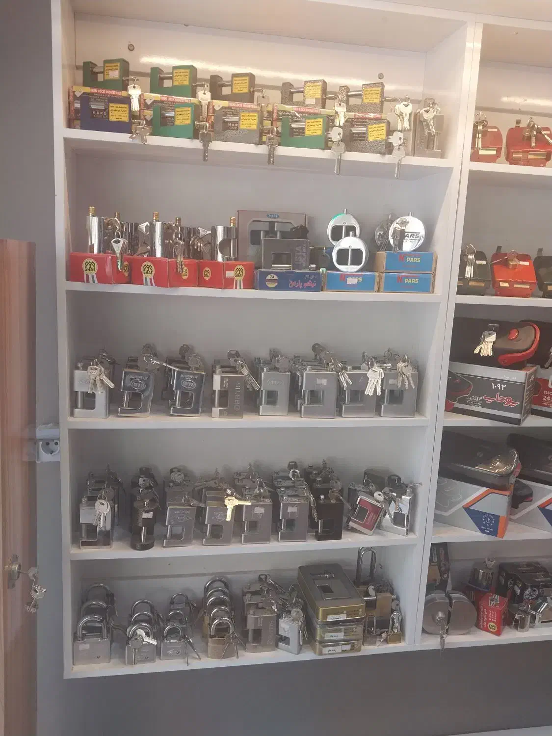 بازکردن انواع قفل منازل واتومبیل سراسرمشهدکلیدسازی|مصالح و تجهیزات ساختمان|مشهد, امام رضا (ع)|دیوار