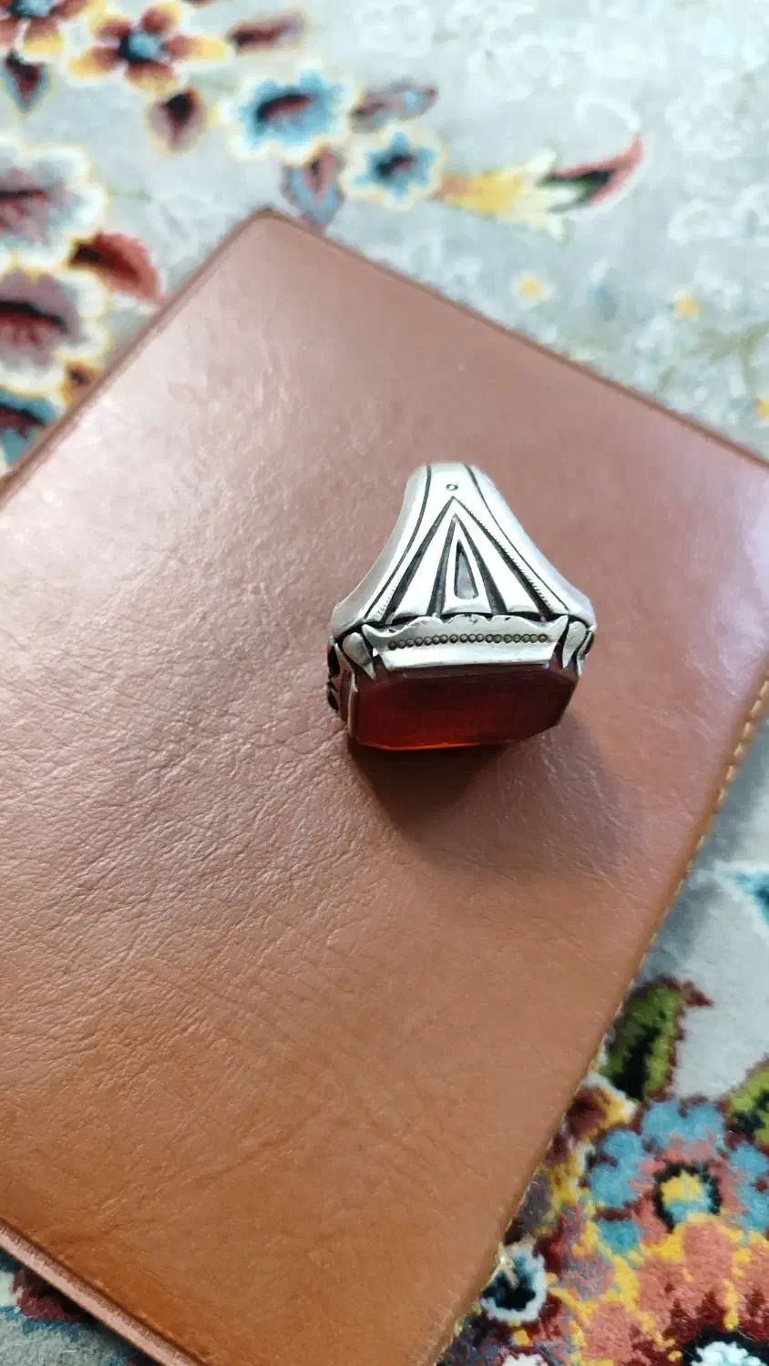 انگشتر|جواهرات|شهر ری, شهادت|دیوار