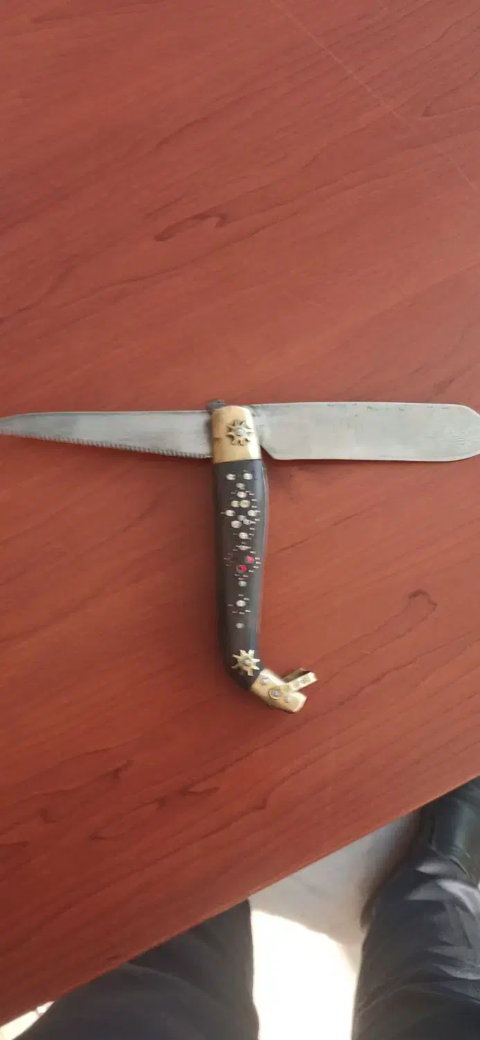 چاقو|کلکسیون اشیاء عتیقه|اصفهان, مصلی|دیوار