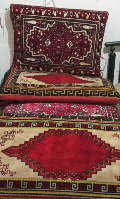 پشتی|پشتی|شیراز, لب آب|دیوار