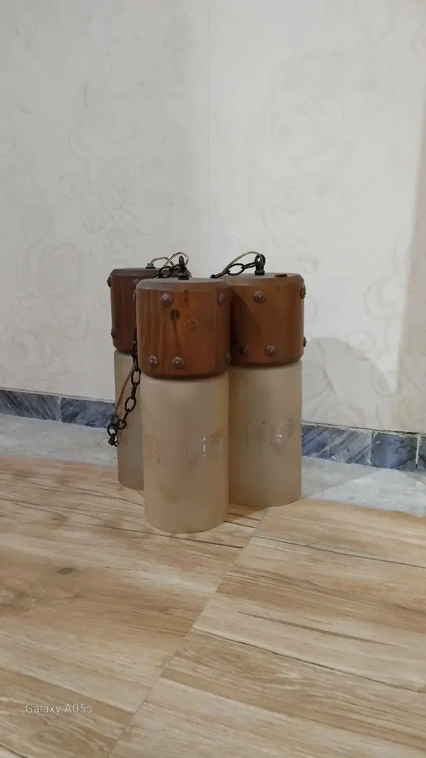 لوستر|لوستر و چراغ آویز|قدس, شهر‌قدس|دیوار