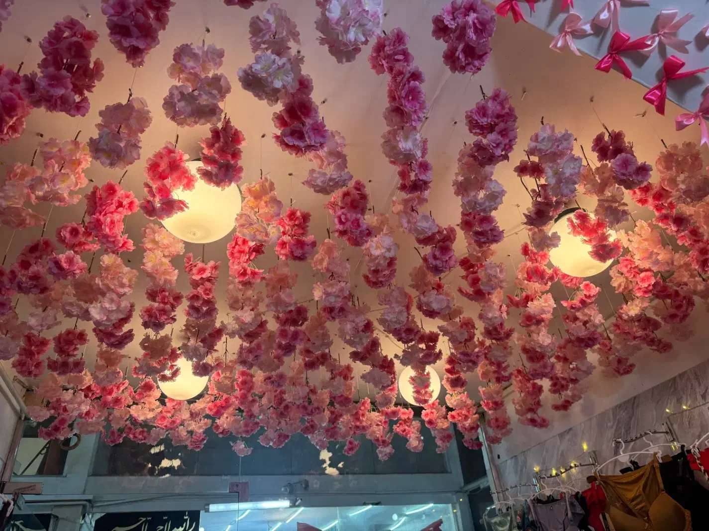 دیزاین سقف|گل مصنوعی|کرج, حسین‌آباد|دیوار