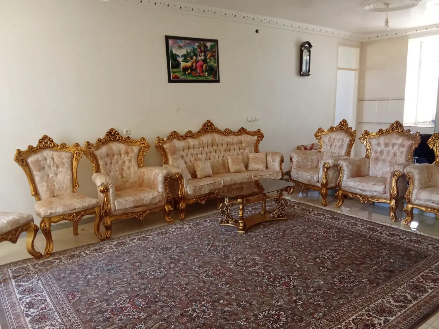 مبل|مبلمان خانگی و میز عسلی|گوآور, |دیوار