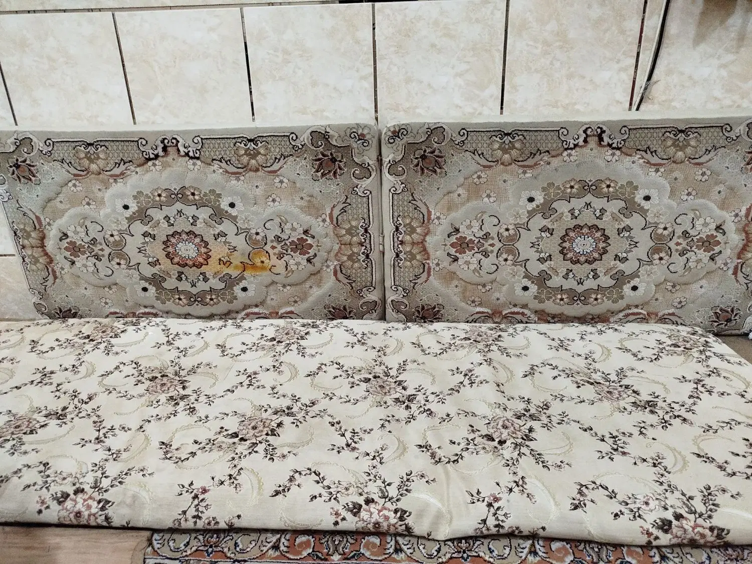 یک جفت پشتی|پشتی|زاهدان, |دیوار