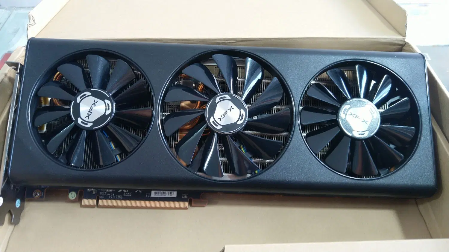 RX5700 XT 8GB XFX|قطعات و لوازم جانبی رایانه|کوار, |دیوار