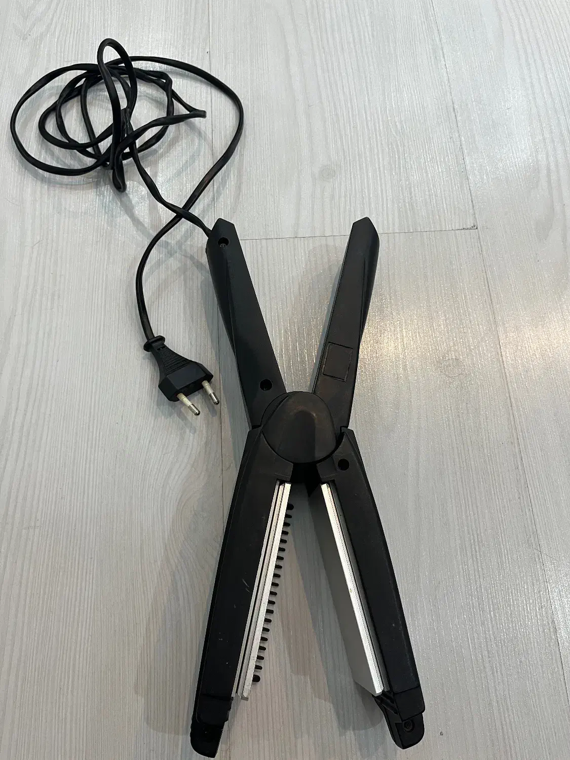 اتو مو|آرایشی، بهداشتی، درمانی|رشت, لاکانی|دیوار